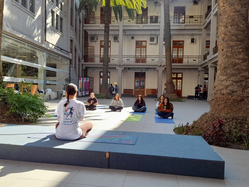 Galería: PUCV comienza clases de Yoga en diversos campus
