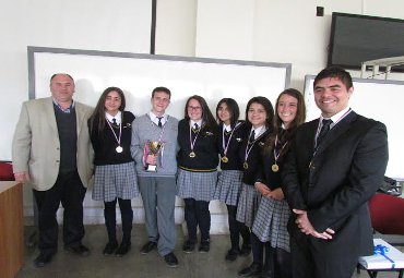Colegio Altazor ganó el Tercer Encuentro Interescolar Regional “Debatiendo Historia”