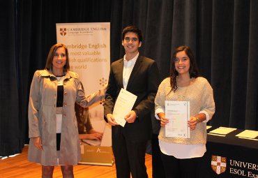Inglés: PUCV entrega certificaciones de la Universidad de Cambridge a 72 alumnos - Foto 1