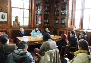 Programa de Estudios Iberoamericanos realizó coloquio sobre evolución del estado docente en Chile - Foto 1
