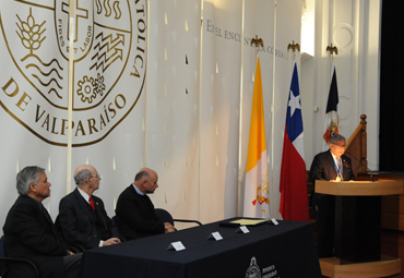 Católica de Valparaíso inviste como Profesor Emérito a académico Sergio Marshall - Foto 2