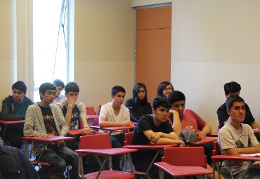 Finalizan talleres de inglés impartidos por estudiantes PUCV a escolares de la región - Foto 3