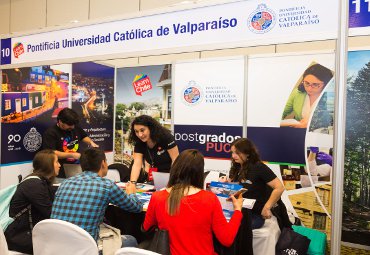 PUCV participó en Feria de Postgrados Learn Chile realizada en Ecuador - Foto 2