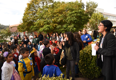 Cerca de 150 niños y niñas participaron de la Invasión Lectora organizada por la Escuela de Pedagogía PUCV - Foto 4