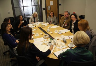 PUCV participa en Mesa Redonda de conversación sobre temas mineros en la Embajada de Canadá - Foto 2