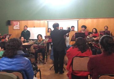 Académicos del Instituto de Música presentaron libros junto a la Orquesta Andina - Foto 1