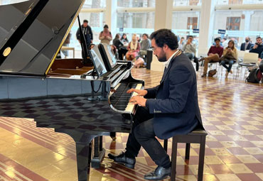 “Más arte, más cultura en tu campus” sorprende con recital de piano en Casa Central