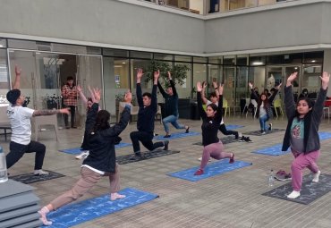 Estudiantes de diversos campus se congregan en torno al yoga - Foto 2
