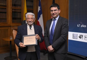 Universidad homenajeó al ingeniero Carlos Meléndez por su aporte al nacimiento de la televisión