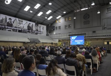 The PUCV presented Faculty members with awards on Teaching, Research and Public Relations and Outreach