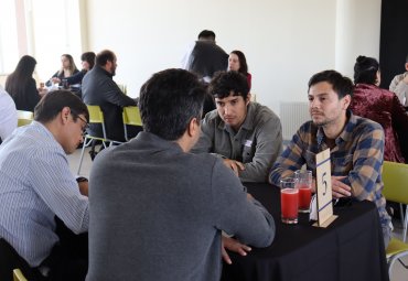 PUCV reúne a academia e industria en evento Science Match Up