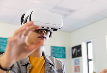 Modeling of structure, virtual reality and Artificial Intelligence: PUCV students teach about their careers to school students