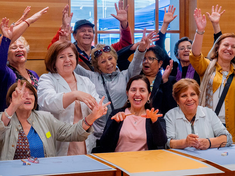 PUCV lanza reconocimiento a los 25 Líderes Seniors de la Región de Valparaíso: postulaciones están abiertas