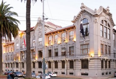 Rumbo al Centenario: Reconomiento a Alumni PUCV 1970-2015