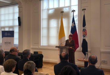 Destacando el legado de Gabriela Mistral se efectuó presentación del libro 