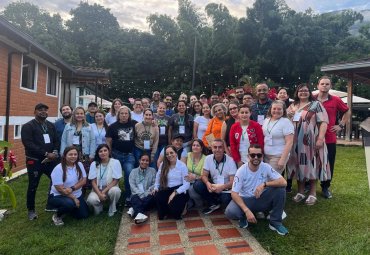 Más de 100 docentes de Uruguay, Chile y Colombia co-crean Recursos Educativos Abiertos en la Creatón STEM+ 2025