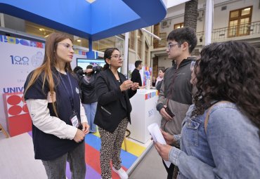 Estudiantes de distintas regiones ingresan a la PUCV para comenzar su formación universitaria
