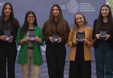 Reconocen a las mujeres estudiantes de Ingeniería y dan bienvenida a nuevas alumnas