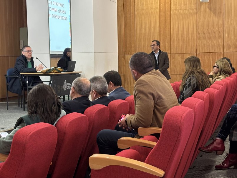 Universidad analiza medidas económicas ante escenarios nacional e internacional