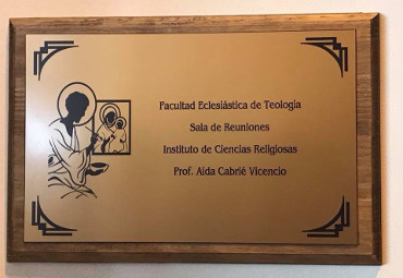 Facultad de Teología efectúa homenaje a profesora Aída Cabrié Vicencio
