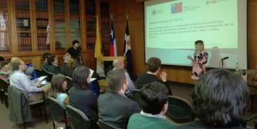 Profesores de Periodismo PUCV presentan resultados de Fondecyt sobre roles y prácticas profesionales a periodistas de Santiago y Valparaíso