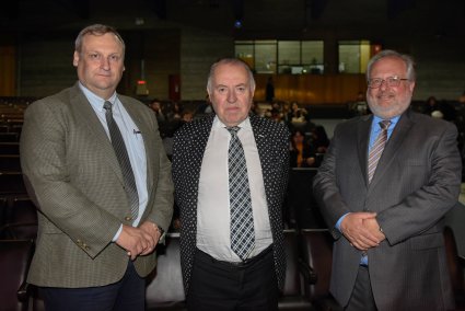 Profesor Alejandro Guzmán dicta clase magistral en Universidad Católica de Temuco