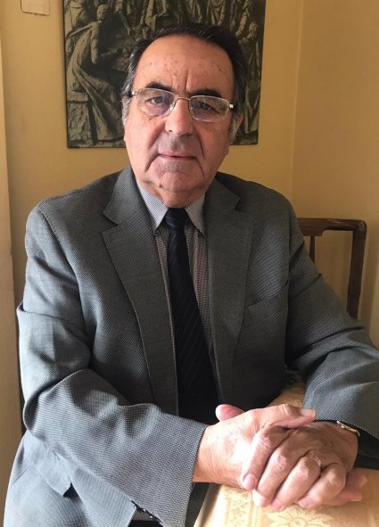 Dr. Kamel Harire recibe investidura de Profesor Emérito de la PUCV