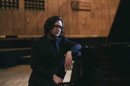 Virtuoso pianista polaco ofrecerá clase magistral y recital en Valparaíso