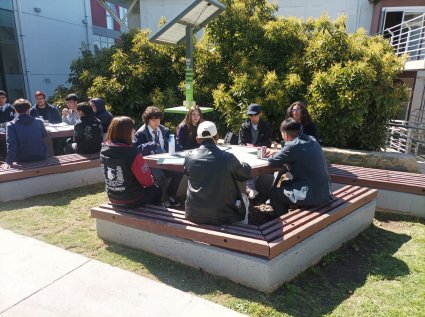Estudiantes y profesores se reúnen en el XII Café Filosófico
