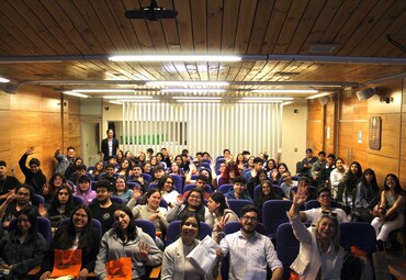 Hapag-Lloyd presenta charla y ofrece prácticas a los alumnos de contador auditor