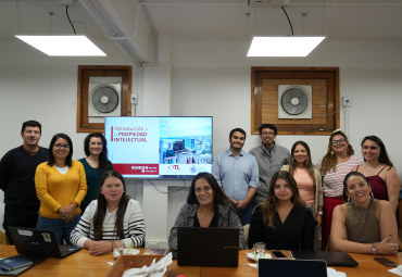 Equipo de la Dirección de Innovación de la PUCV participa en taller OTL