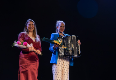 Dúo Suizo Art’Mis cautivó al público en Viña del Mar