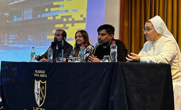 Académico de la Facultad Eclesiástica de Teología PUCV participó en Semana Vocacional del Liceo Juana Ross de Edwards