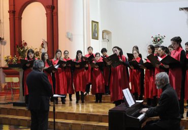 Rancagüinos disfrutaron de la música sacra del Coro Femenino de Cámara PUCV