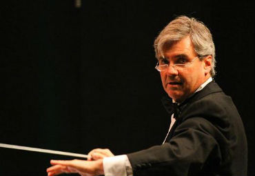 Director Orquesta PUCV participará de ciclo "Artifica tu Casa"