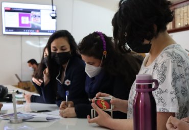Iniciativa liderada por la PUCV: Escolares de Chile y Escocia intercambian experiencias en el marco de la COP26