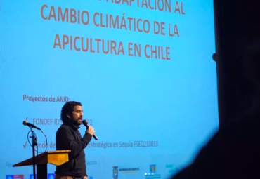 PUCV presentó proyecto sobre adaptación al cambio climático en XXIII Congreso de la Red Apícola Nacional - Foto 1