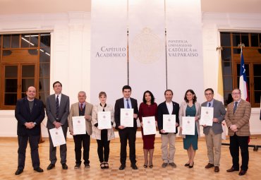 Universidad celebra a 11 académicos y académicas que logran jerarquía titular