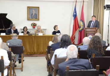 PUCV desarrolla estrecho vínculo con el Instituto de Chile