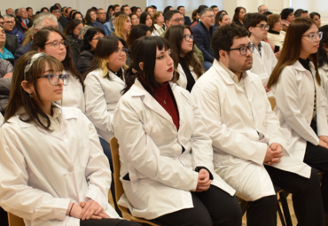 Estudiantes de Pedagogía vivieron ceremonias de investidura en Casa Central