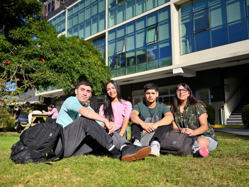 PUCV conmemorará Día del Profesor con actividades para destacar su rol en la sociedad