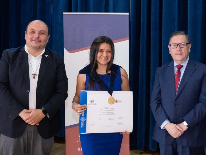 Entrega De Medallas Y Diplomas Doctorado Pontificia