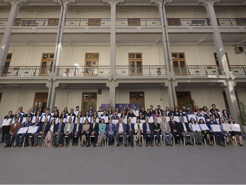 Universidad ha graduado a 771 doctores y doctoras aportando al desarrollo del conocimiento