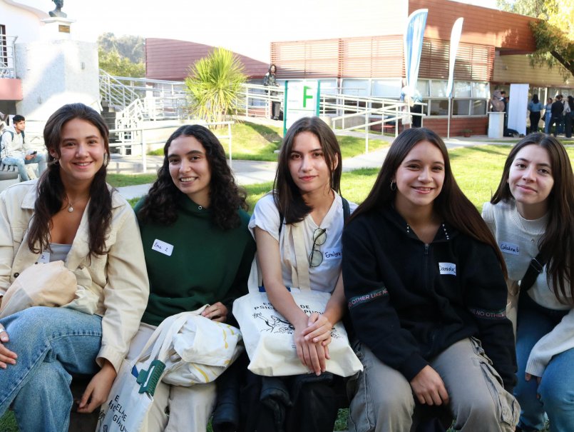 GALERÍA: Estudiantes reciben afectuosa bienvenida en sus unidades académicas