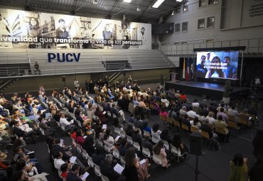 Distinguen a académicos y académicas en docencia, investigación y vinculación con el medio