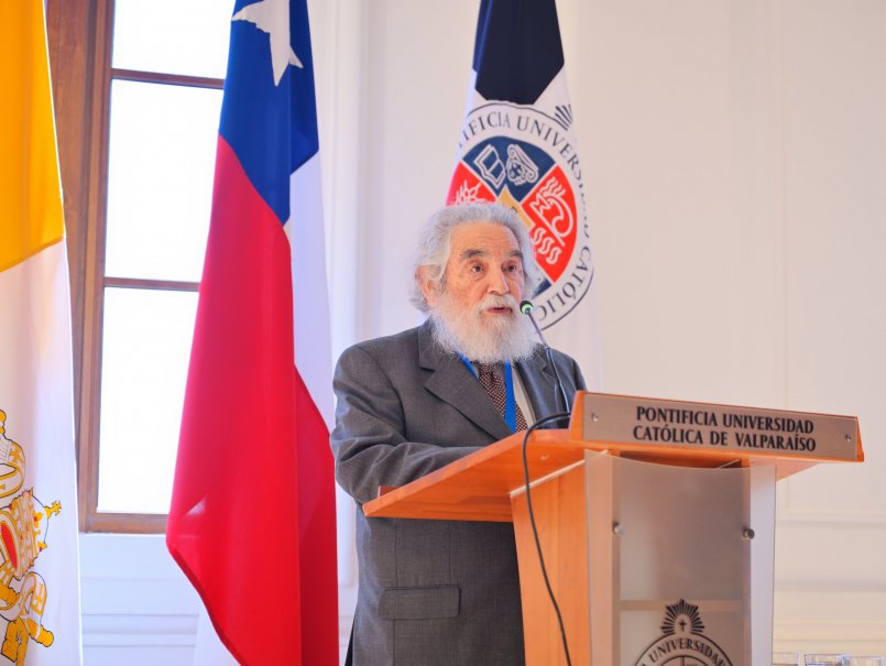 GALERÍA: PUCV destaca trayectoria del Profesor Emérito Carlos Wörner