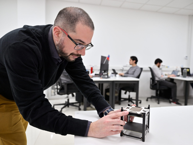 PUCV lidera innovador proyecto internacional de antenas 3D para telecomunicaciones
