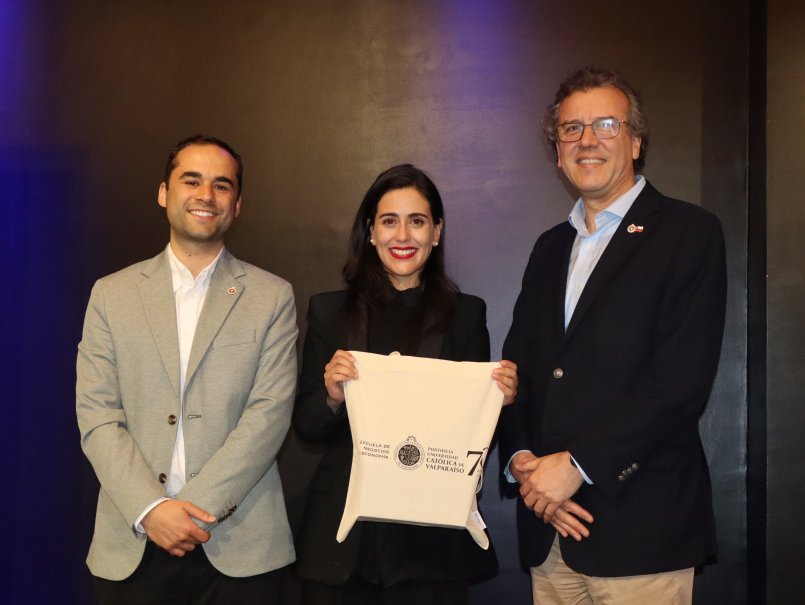 Alcaldesa Ripamonti valoró trabajo colaborativo entre el municipio de Viña y la PUCV