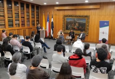 Más de 100 estudiantes de 30 carreras participaron en ciclo “Dialogando al Centenario” organizado por DAE