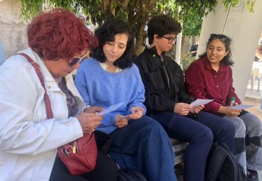 Programa de Acción Senior realizó intercambio de tarjetas navideñas en la PUCV